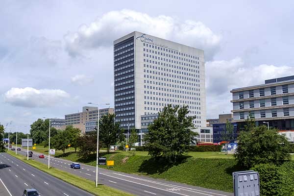 Uniwersytet Erazma w Rotterdamie, fot www.hollandfoto.net / Shutterstock.com