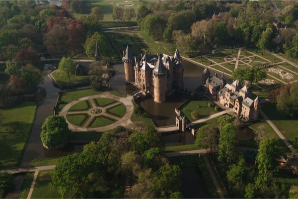 De Haar Castle in Dutch Kasteel de Haar is located in Utrecht Netherlands. Fot. Shutterstock, Inc.