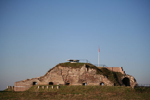 Fort Św Piotra pod którym znajdują się jaskinie, fot. Shutterstock.com