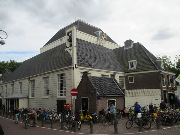 Amstelkerk na zewnątrz